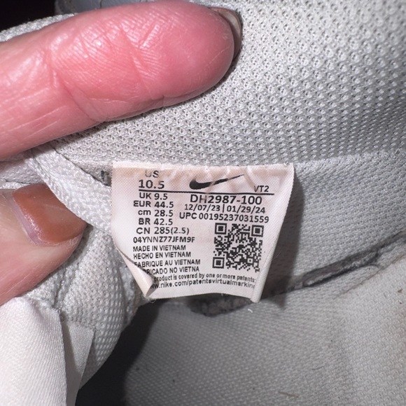 Nike White Sneakers - Picture 6 of 6